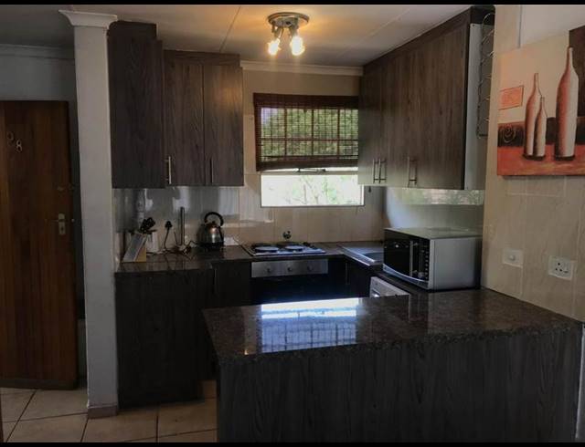 2 BEDROOM TOWNHOUSE FOR SALE IN VERWOERDPARK